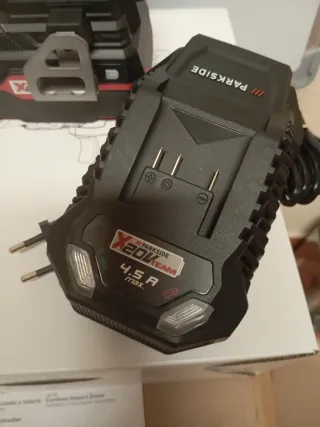 Taladro percusión Parkside performance completo