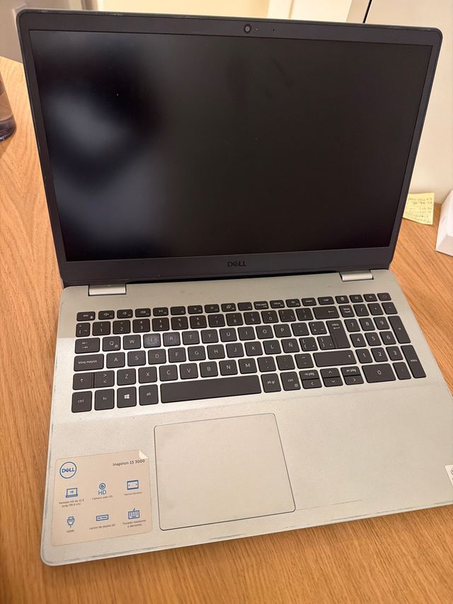 Laptop Dell Inspiron 15 3000 Plata
