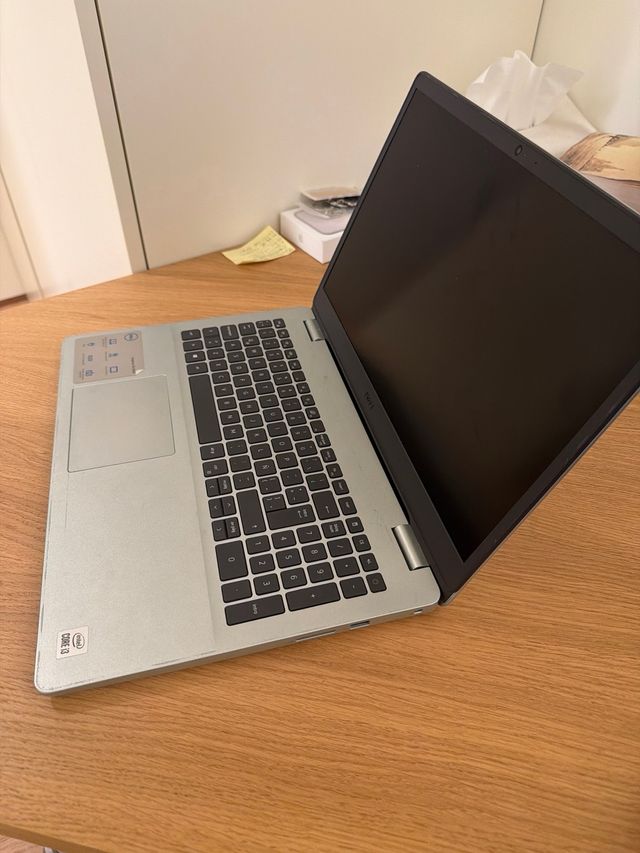 Laptop Dell Inspiron 15 3000 Plata