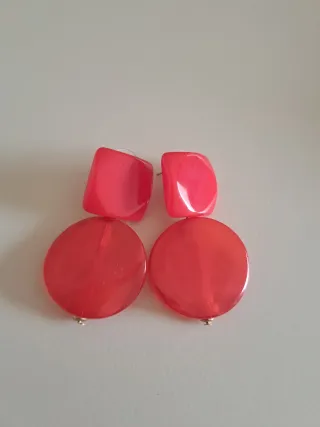 Pendientes acrílicos rojos