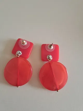 Pendientes acrílicos rojos