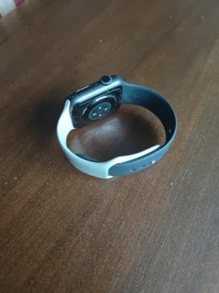 Apple Watch Series 6 con cargador - No enciende