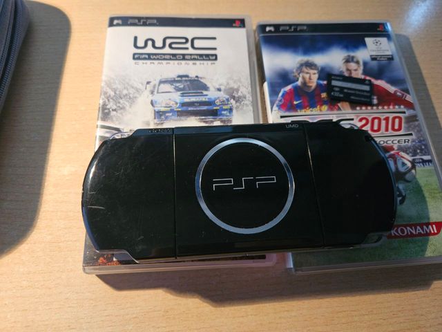 Sony PSP 3000 Negra + 2 Juegos