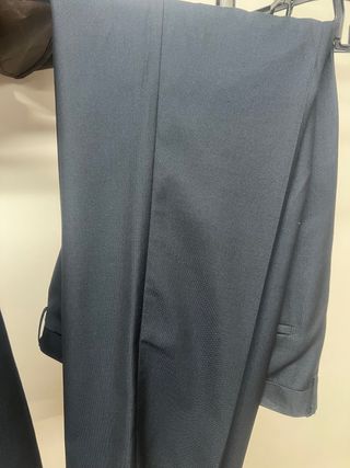 Traje de hombre azul marino