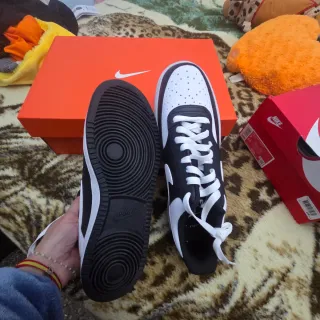 Nike Deportivas Negras y Blancas