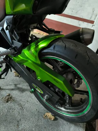 Kawasaki Z750 Verde (NO APTO A2)