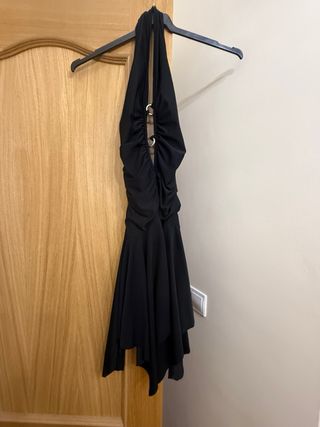 Vestido Negro Fiesta con Aros