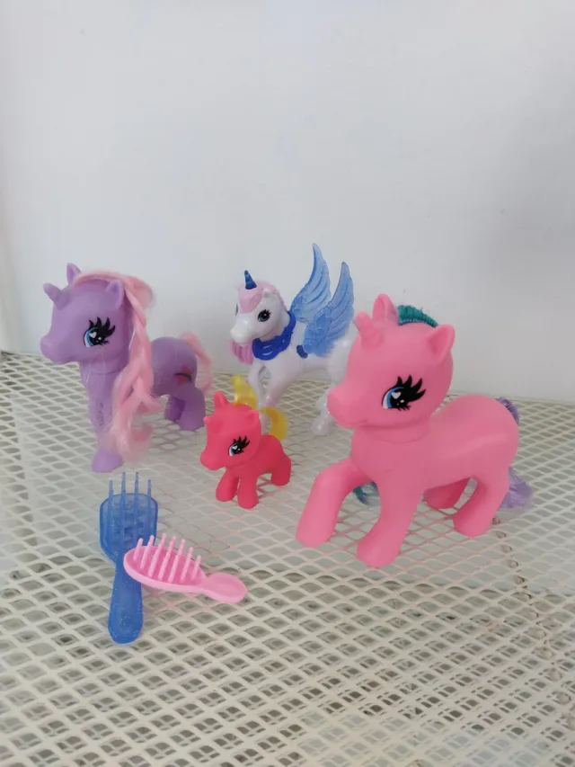 Lote 4 figuras caballos pony con accesorios