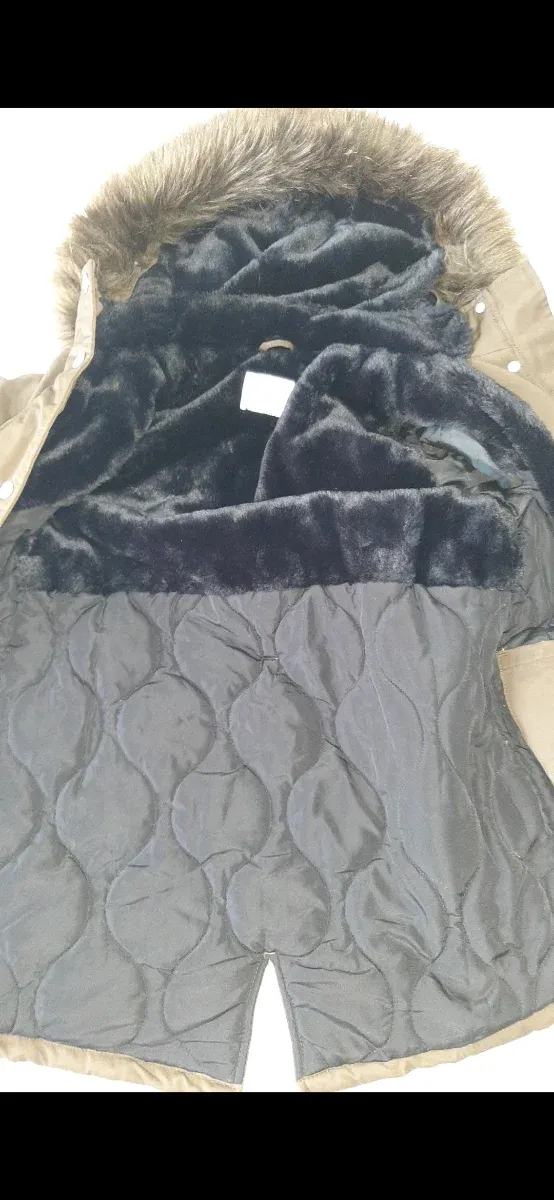 Parka verde militar con capucha