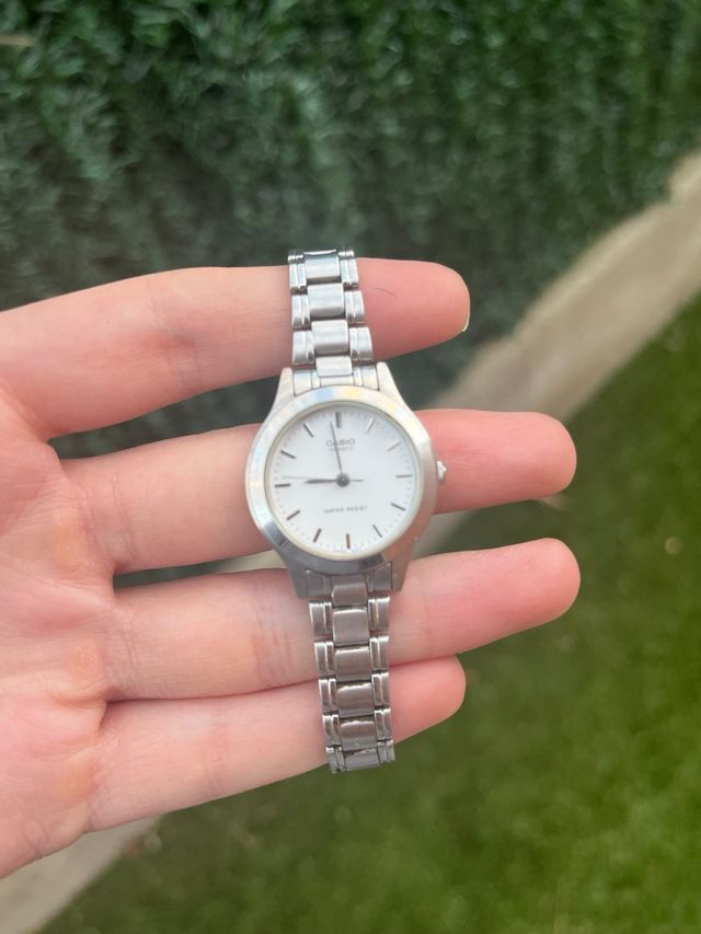 Reloj Casio Plata y Blanco