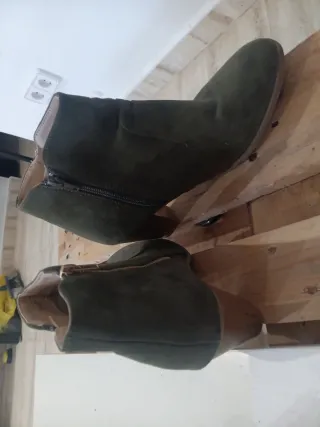 Botines verdes tacón grueso marrón