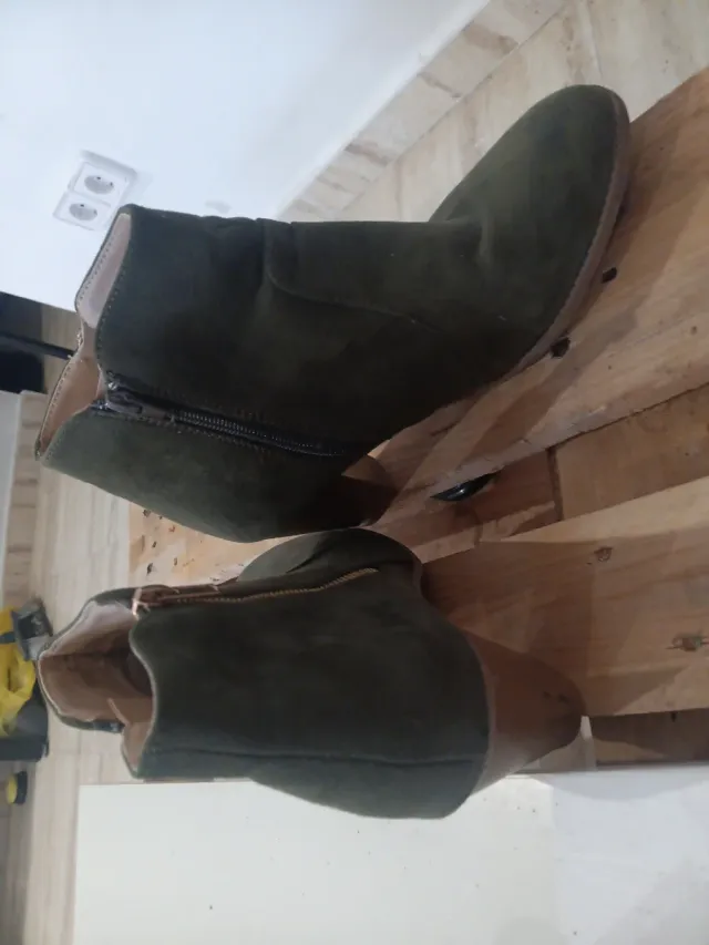 Botines verdes tacón grueso marrón