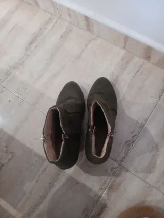 Botines verdes tacón grueso marrón