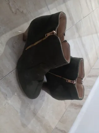 Botines verdes tacón grueso marrón
