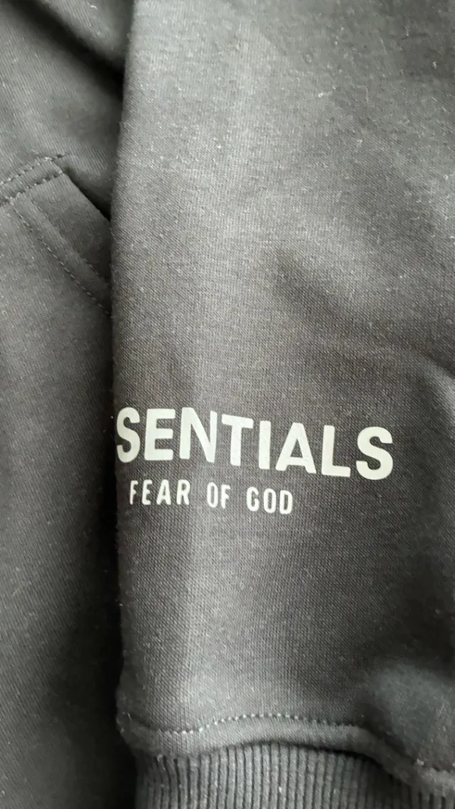 Sudadera Essentials Negra