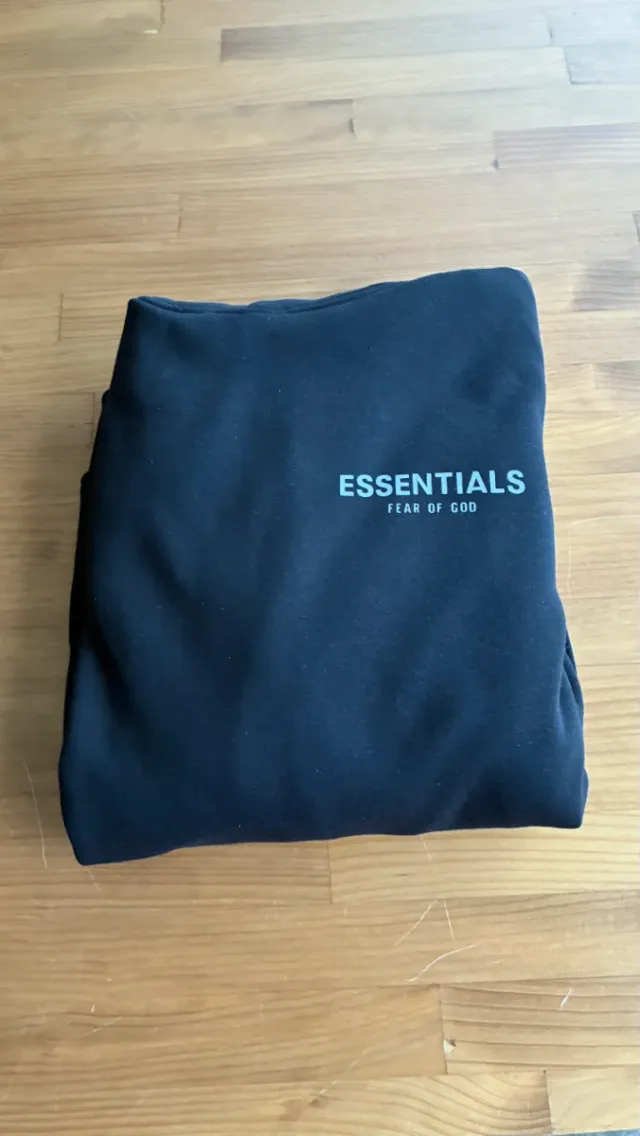 Sudadera Essentials Negra