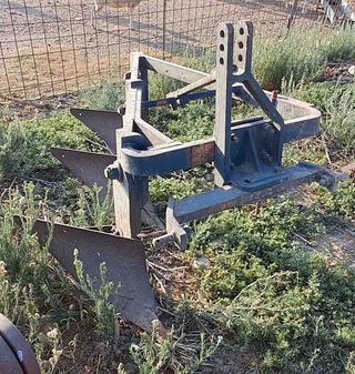 Vertederas fijas de 3 hojas