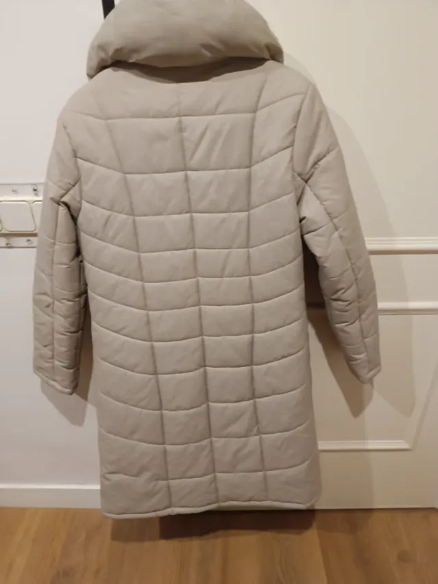Abrigo acolchado beige