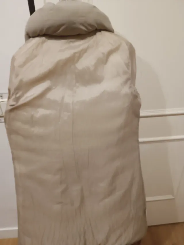 Abrigo acolchado beige