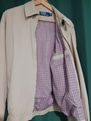 Cazadora entretiempo Polo Ralph Lauren beige.