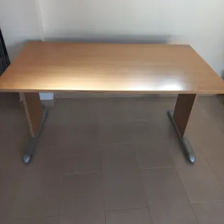 Mesa de despacho 140x80cm