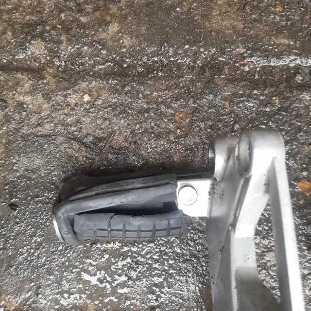 Estriberas Honda CBR 125R Delanteras