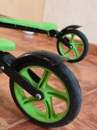 SuperStreeter Patineta 3 Ruedas Precio negociable