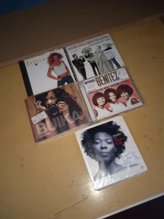 PAULINA RUBIO,AMARAL,ROSANA JEANETTE,JULIETA VENEG