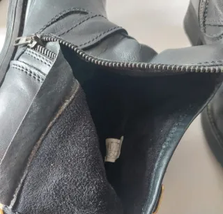 Botines de piel Sacchi negros con hebillas