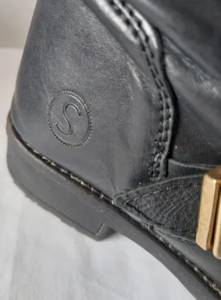 Botines de piel Sacchi negros con hebillas