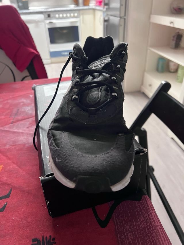 Nike 270 React Negro/Blanco