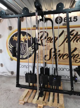 Máquina de gimnasio multiestación