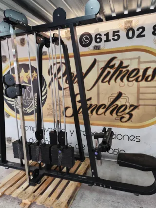 Máquina de gimnasio multiestación