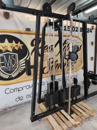 Máquina de gimnasio multiestación