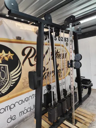 Máquina de gimnasio multiestación