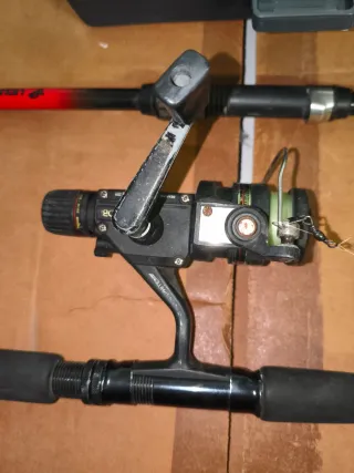 2 Canne da pesca spinning + cassetta accessori