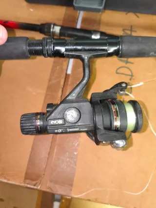 2 Canne da pesca spinning + cassetta accessori