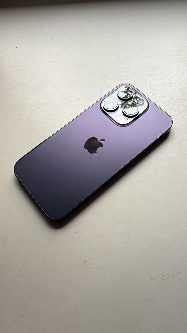 iPhone 14 Pro 128GB + AirPods