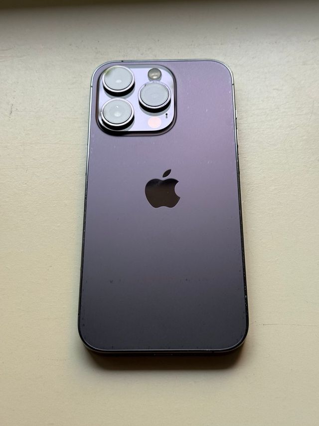 iPhone 14 Pro 128GB + AirPods