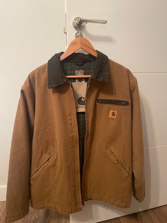 Abrigo Carhartt Detroit J97 Marrón