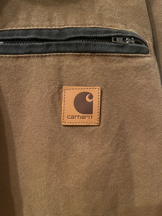 Abrigo Carhartt Detroit J97 Marrón