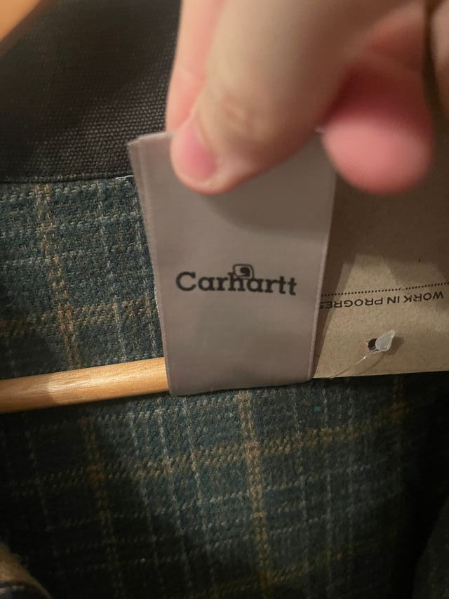 Abrigo Carhartt Detroit J97 Marrón