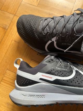 Nike Pegasus Trail 4 Talla 40 Negro Gris