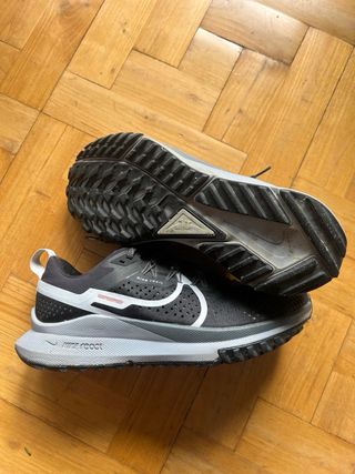 Nike Pegasus Trail 4 Talla 40 Negro Gris