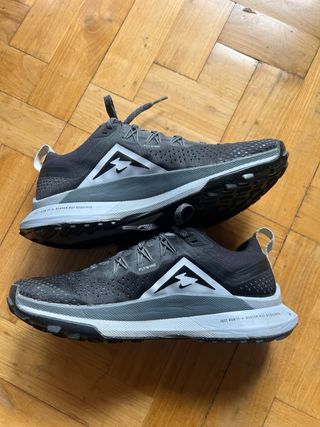 Nike Pegasus Trail 4 Talla 40 Negro Gris