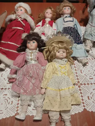 Set Bambole Ceramica Abito Vintage