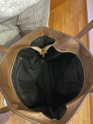 Bolso de cuero negro y marrón