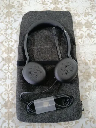 Cuffie nere con custodia