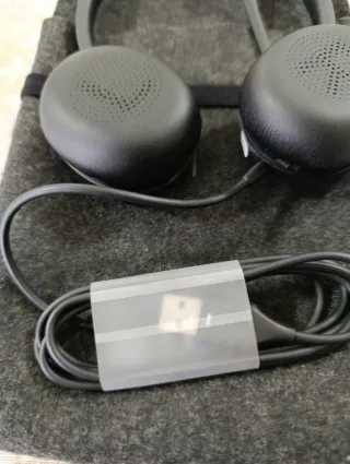 Cuffie nere con custodia