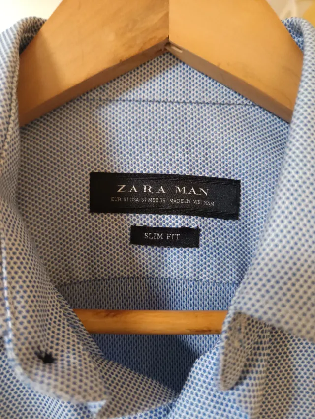 Camisa Zara azul con microestampado
